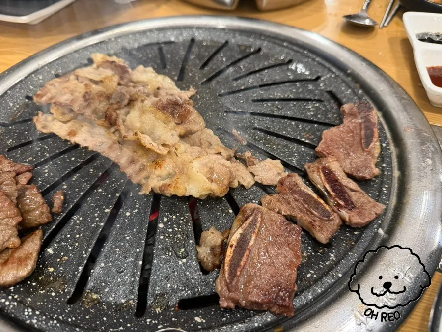 구워진 소고기 접시