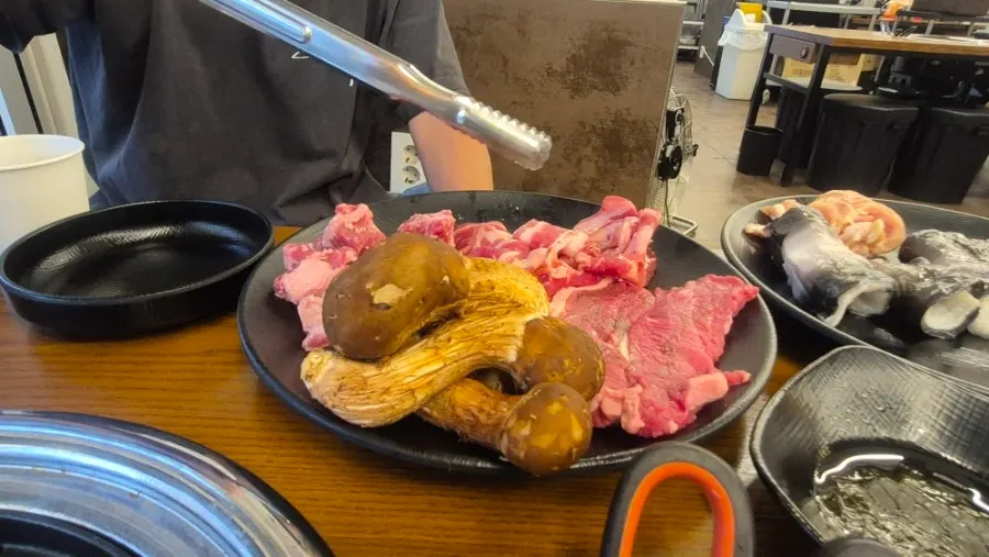 Unlimited beef add-on for adults