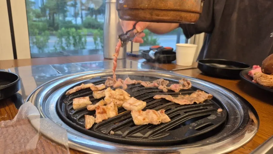 Chewy and savory chicken neck meat specialty cut