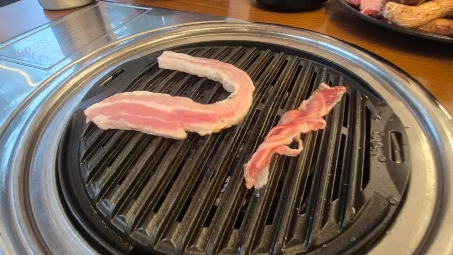 Chicken neck meat eaten with eel