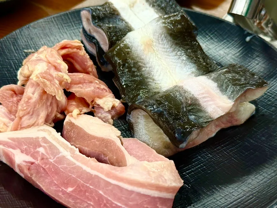 First plate with eel and meat