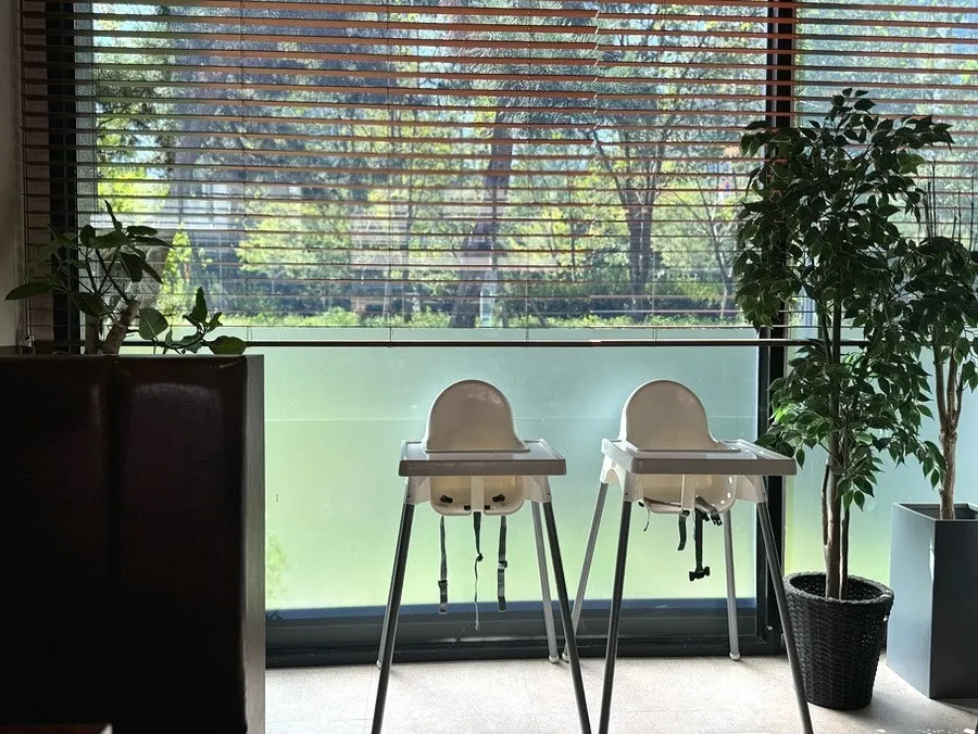 Baby chairs and group seating at Taco Dot Cheongna Branch