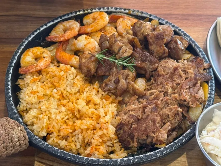 The ordered fajita platter tray
