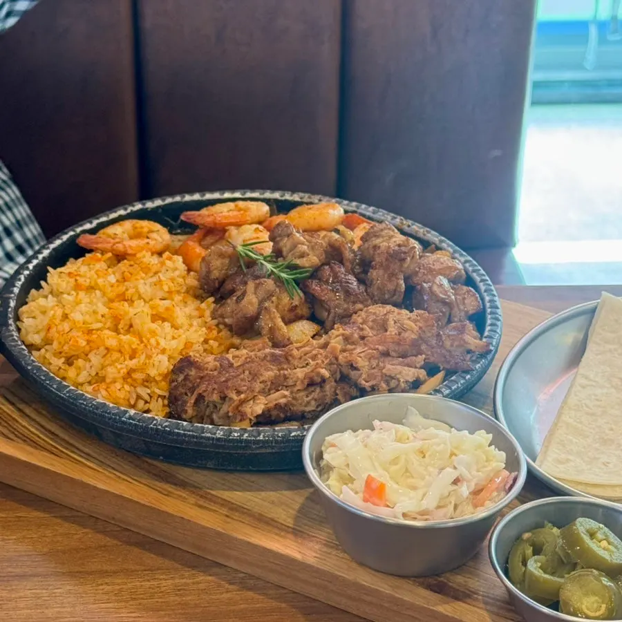 Fajita platter fitting for a date meal
