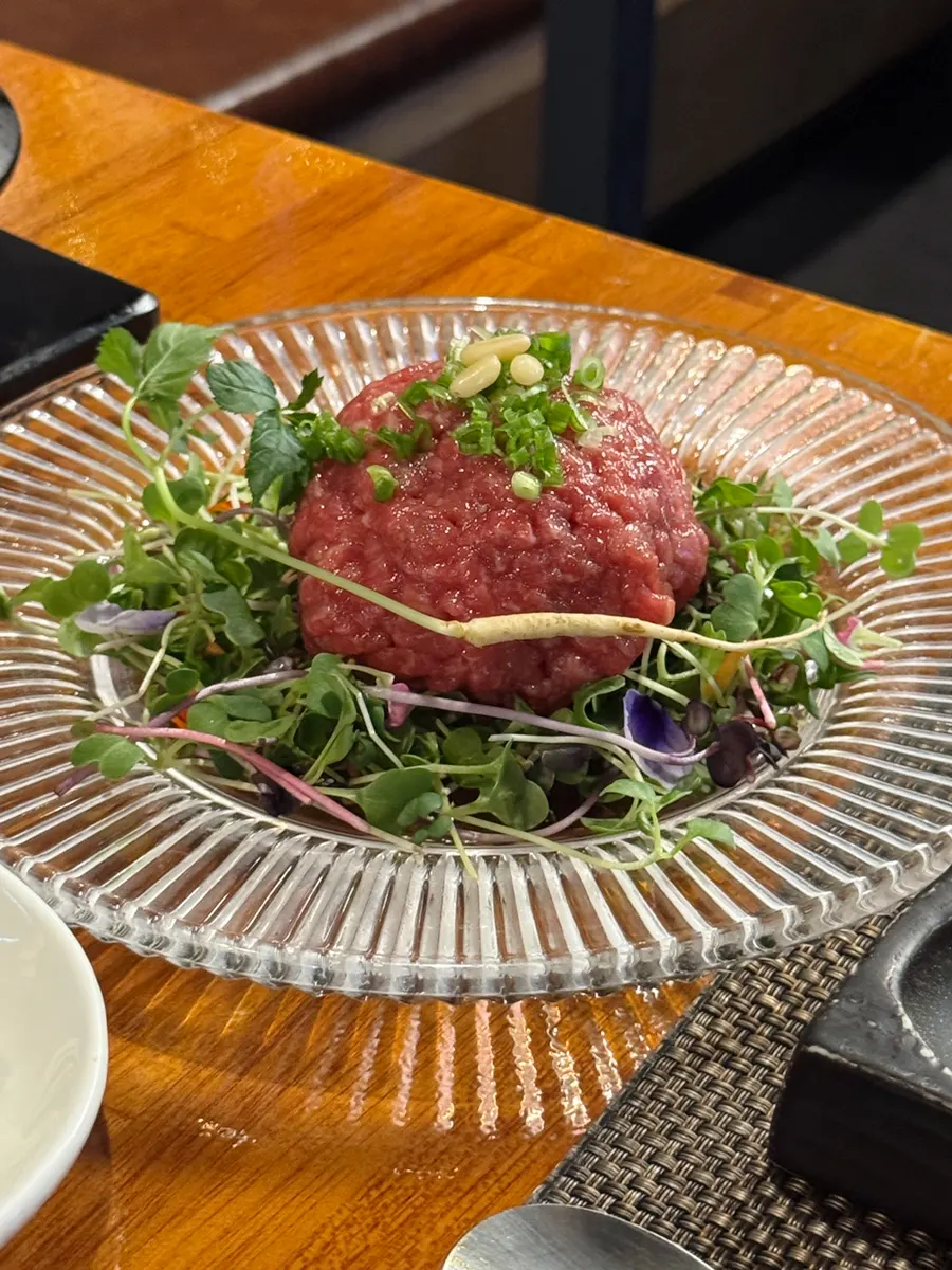 Yukhoe with restrained seasoning
