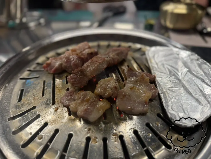 직접 구워 먹는 연탄 불판 고기