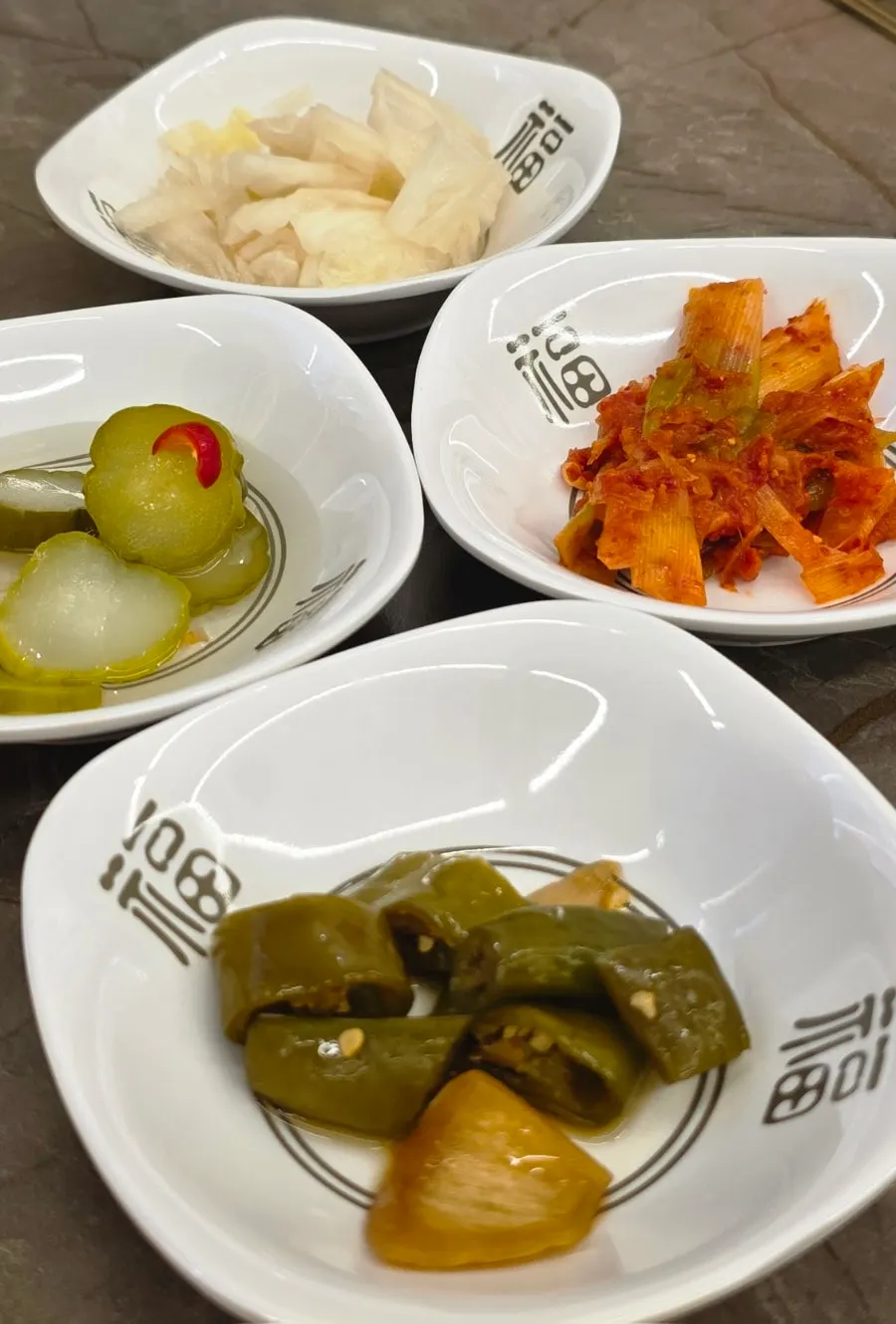해물찜 아구찜 알곤이찜이 적힌 메뉴판
