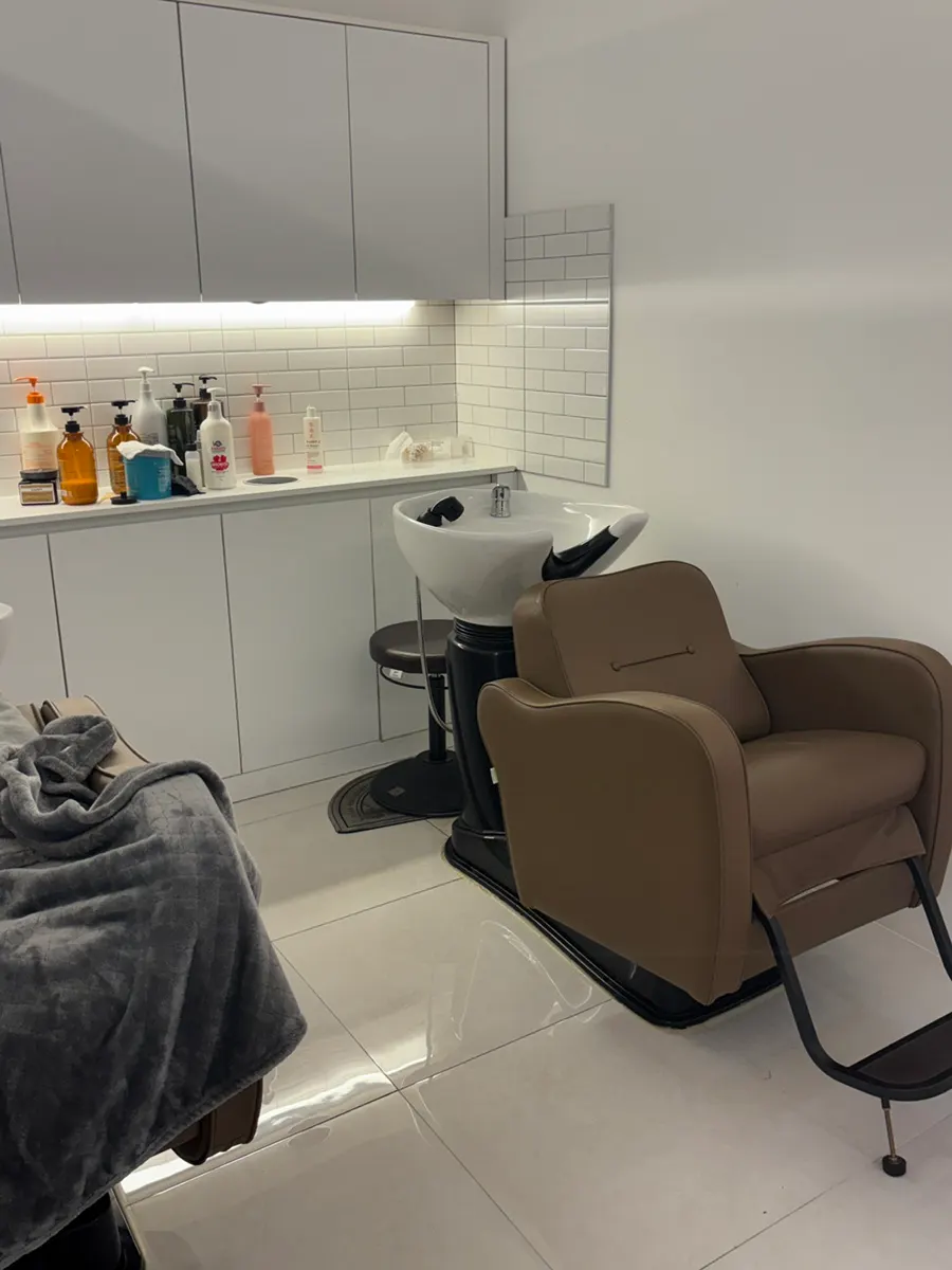 Shampoo station where clinic-only products were used