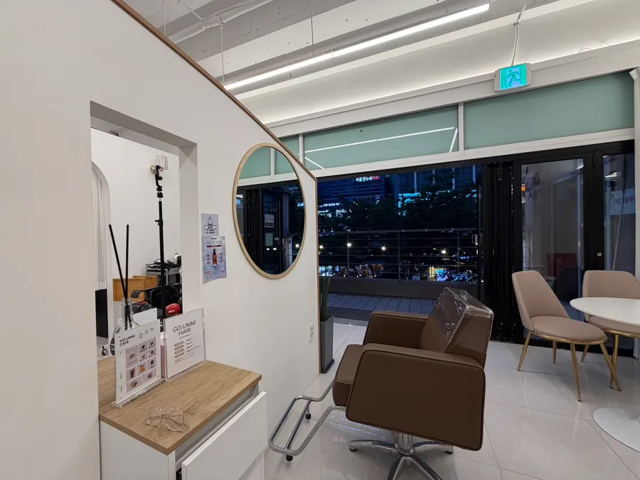 Salon interior decorated in white tones