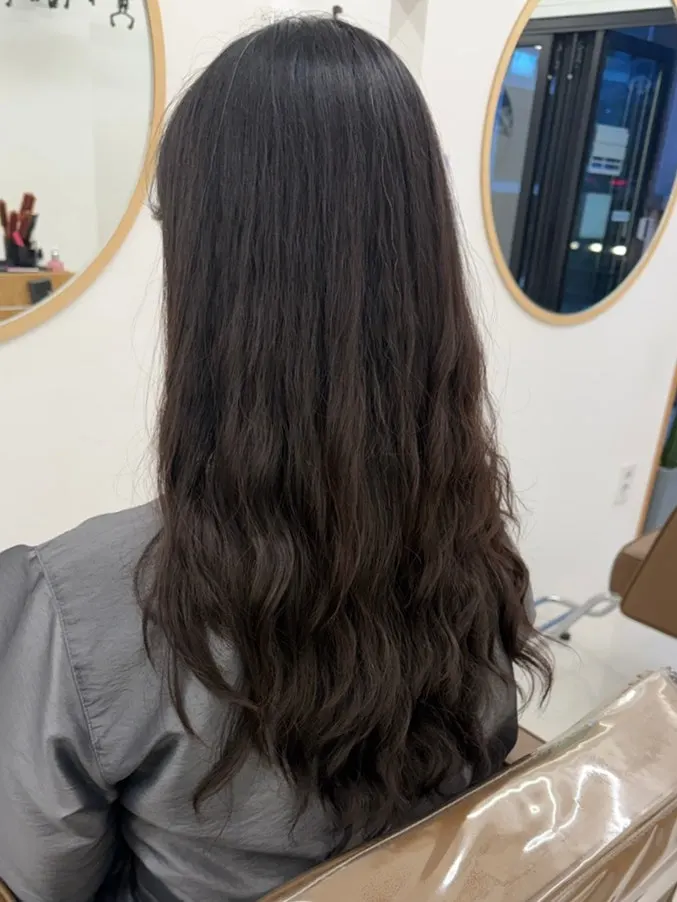 Comparison photo of hair color before dyeing