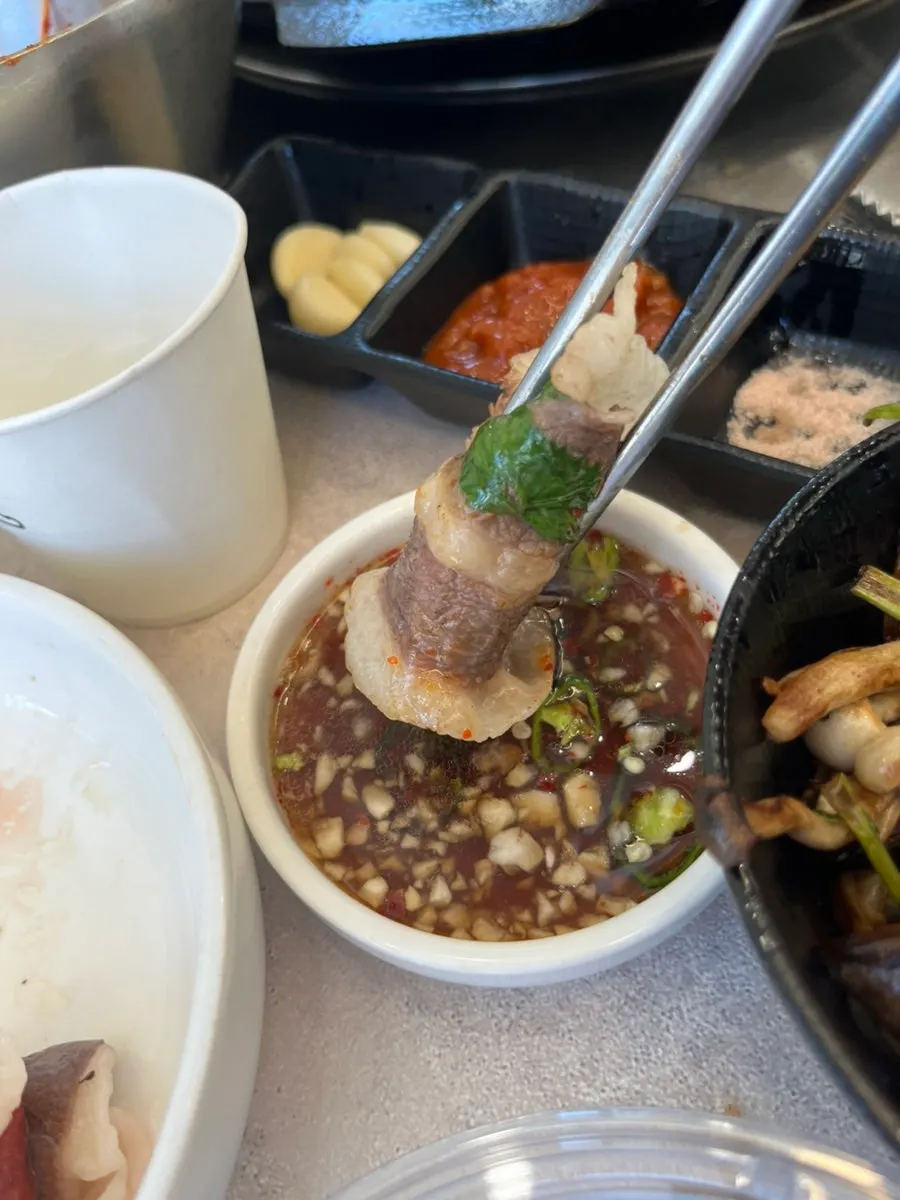 차돌박이와 미나리 양념 조합