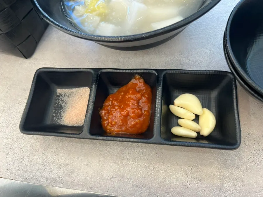 콩나물무침과 파채 등 밑반찬
