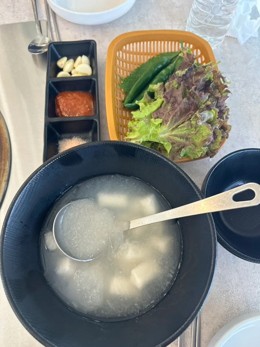직접 담근 김치 접시