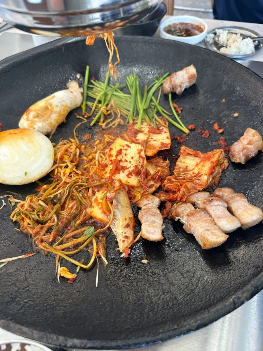 끝까지 따뜻한 솥뚜껑 삼겹살