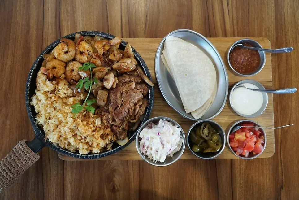 Ordered fajita platter and one drink