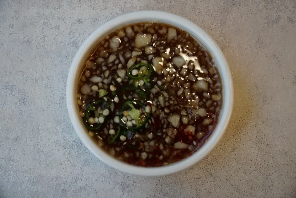Dipping sauces and side dishes for kimchi pork belly
