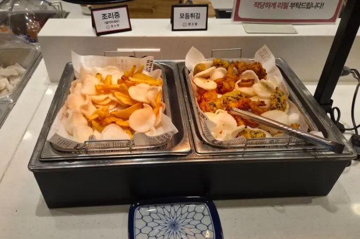 包み野菜に乗せたお肉一切れ