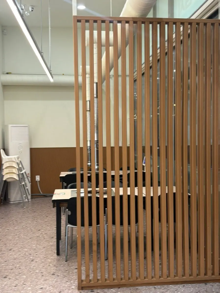 Interior and seating at Sammi-jip