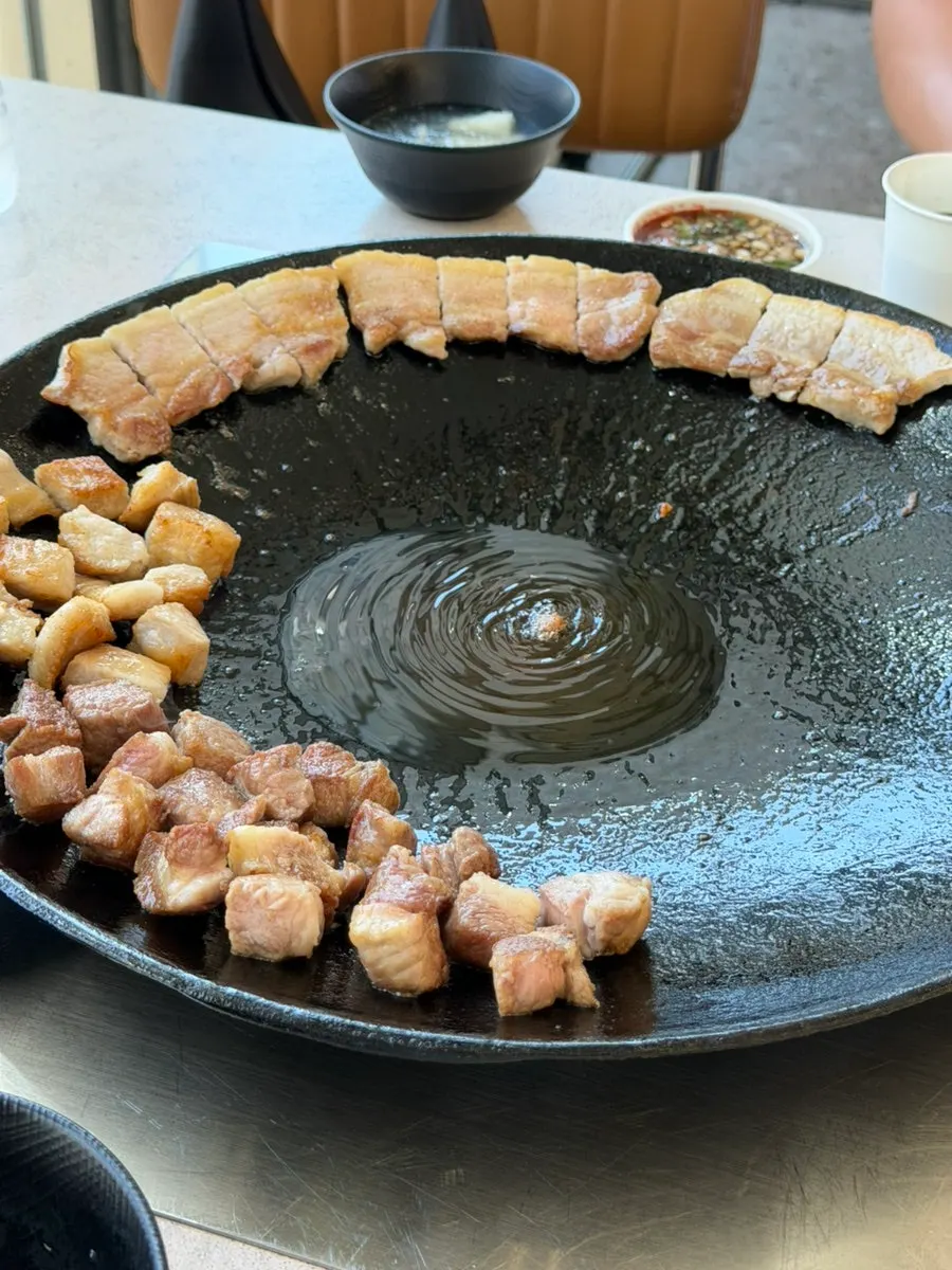 두부가 큼직한 된장찌개