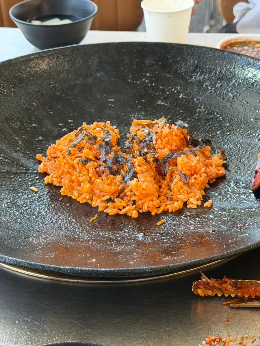 청양고추 올린 마늘 간장소스에 찍은 삼겹살