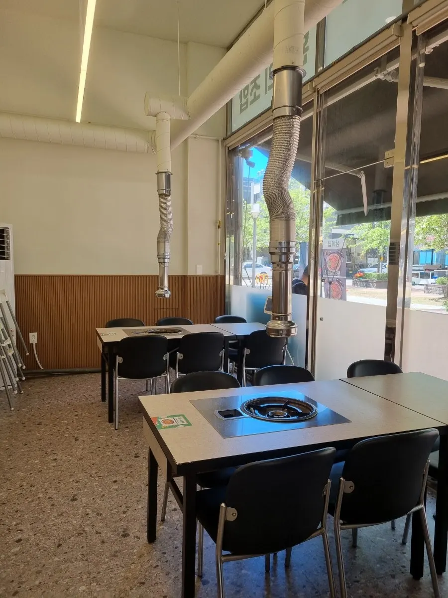 Spacious dining hall inside Sammi-jip Cheongna