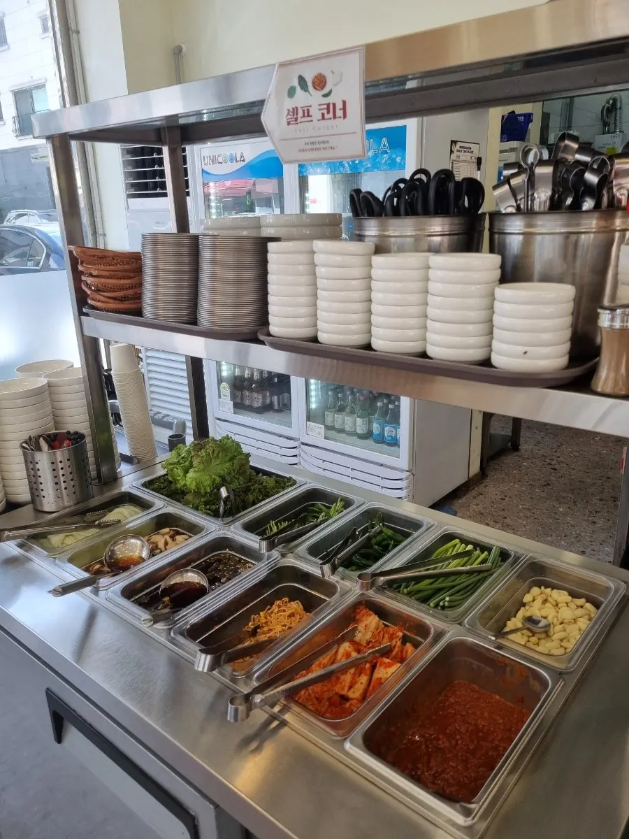 Self-serve side dish corner at Sammi-jip