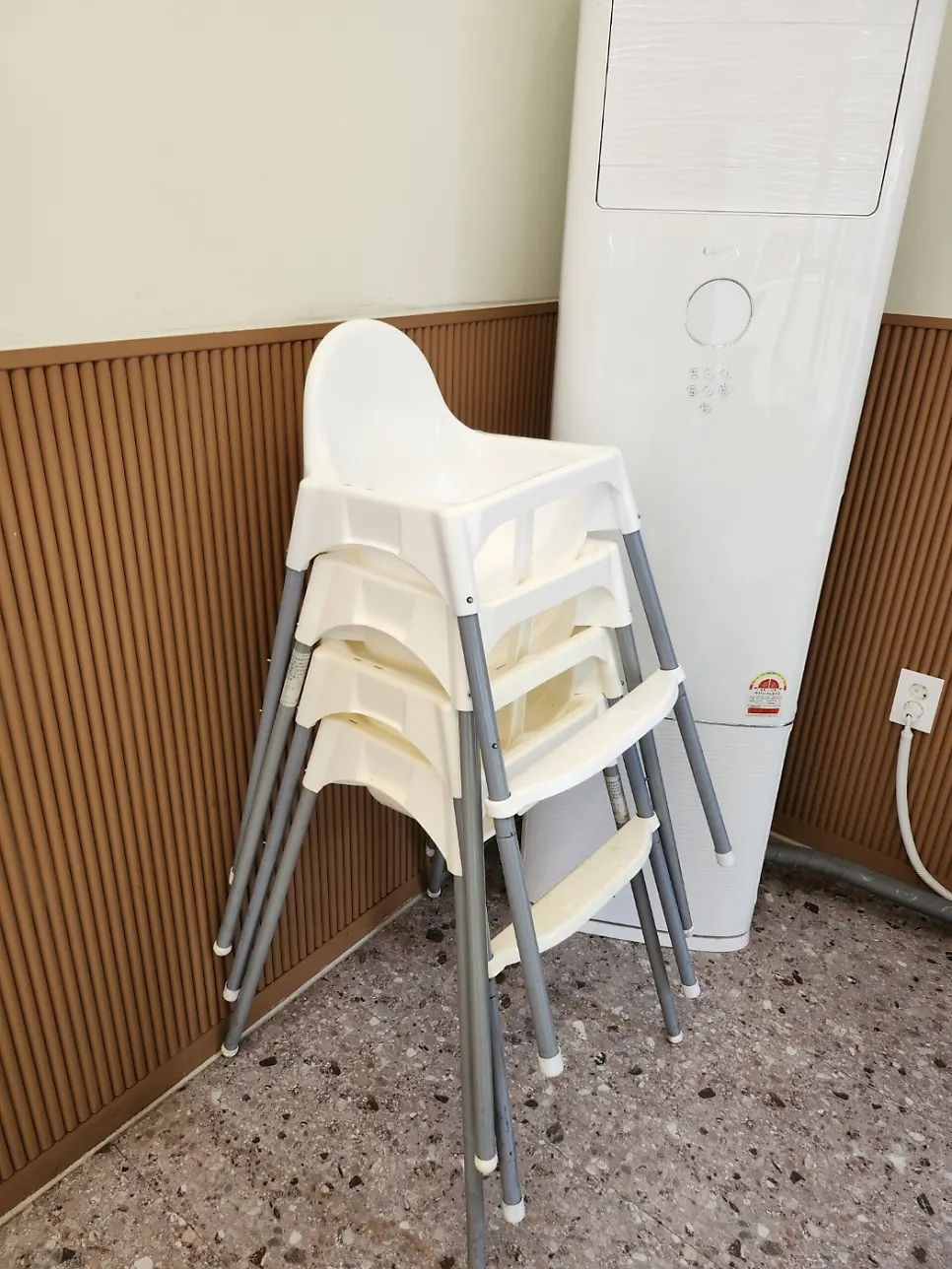 Baby chair available at Sammi-jip