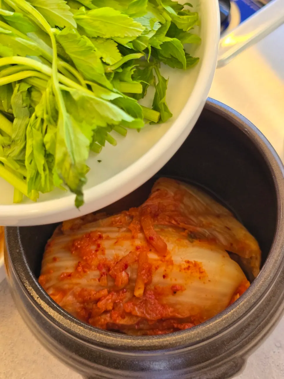 청라 솥뚜껑삼겹살 주말 점심특선 노리다 김치반판 520g 세트, 삼미집