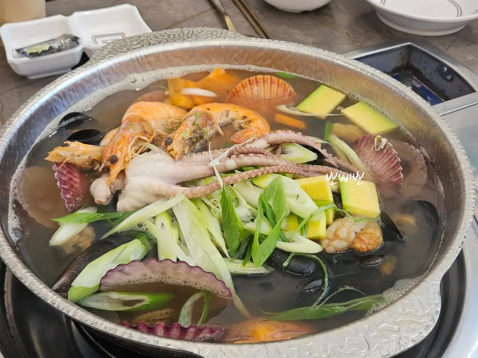 Table set with the lunch special seafood hand-cut noodle set