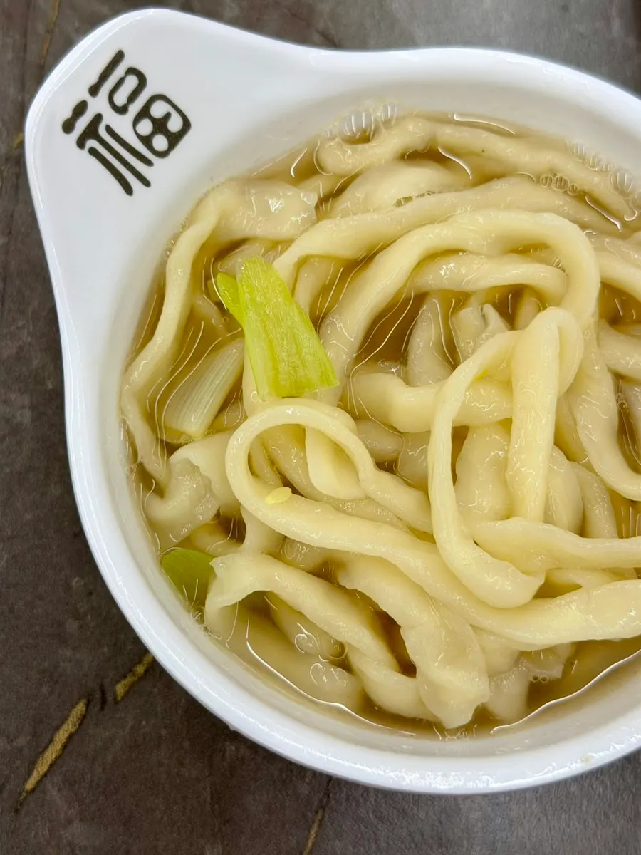 완성된 해물손칼국수 면