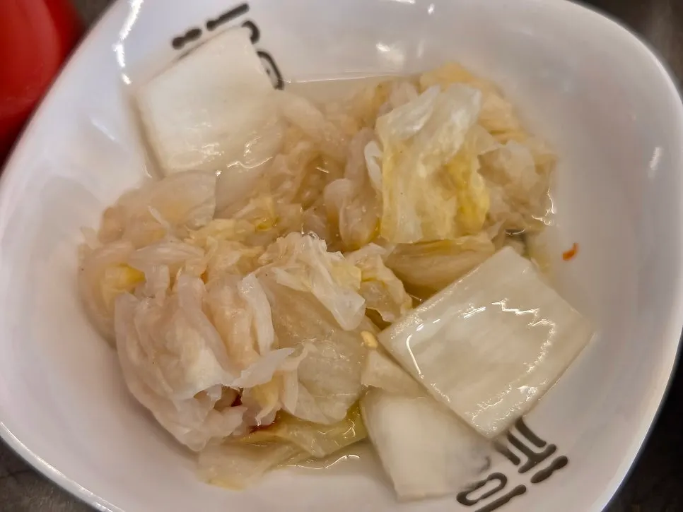 Baek-kimchi with generous cabbage stems