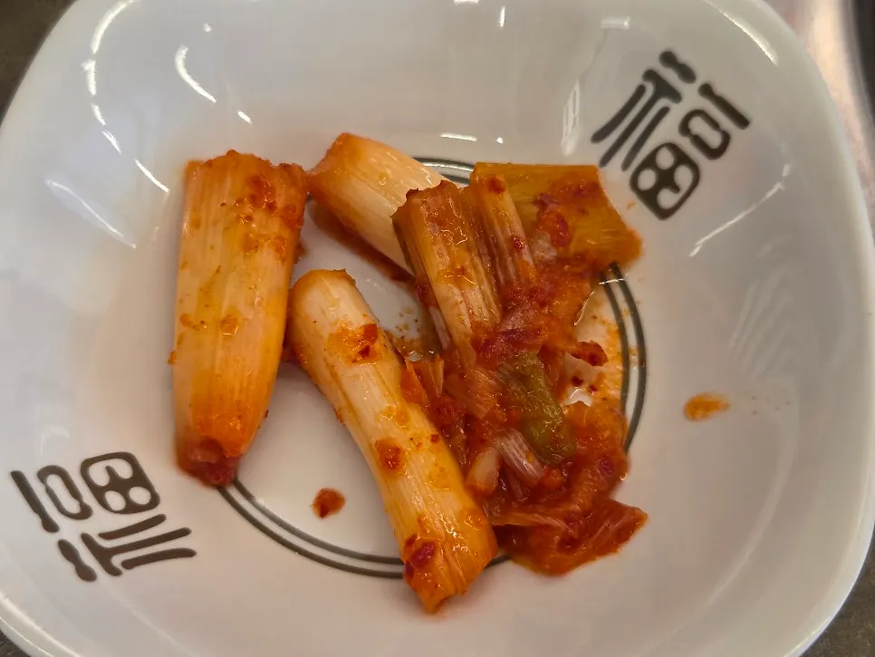 Red-seasoned kimchi side dish
