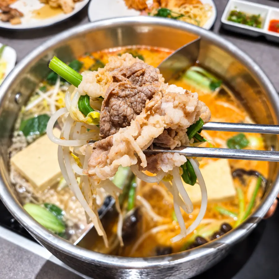 A light, simmered shabu-shabu meal