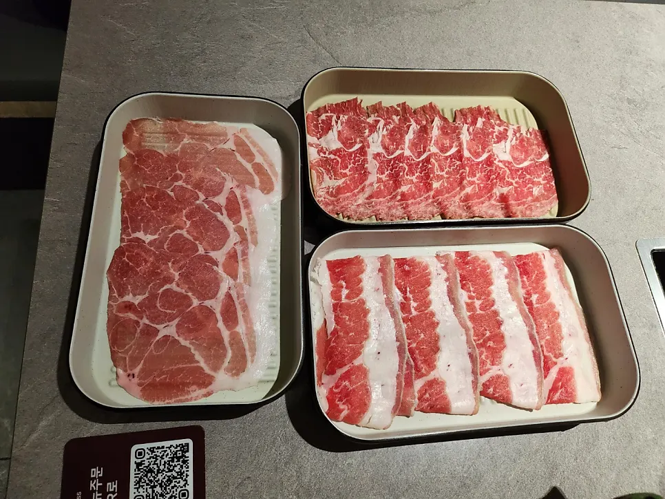 반반으로 선택한 샤브샤브 육수