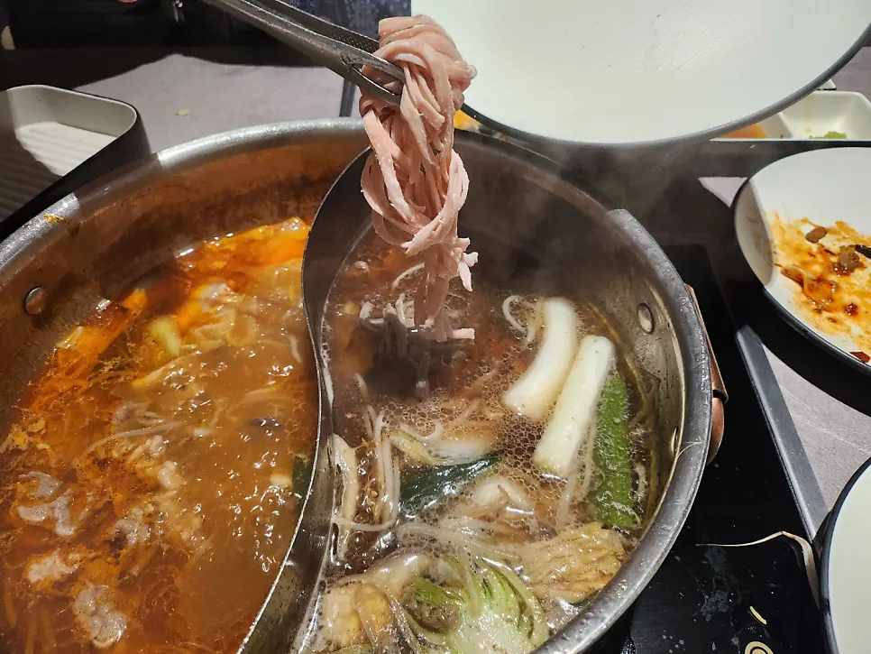 메밀면과 백년초면 칼국수