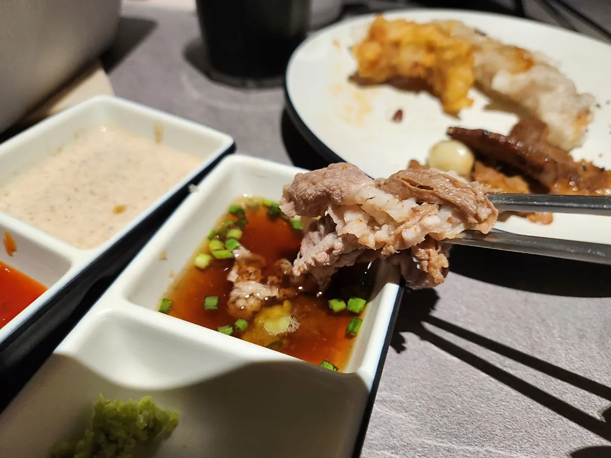 아이 동반 가족의 무한리필 샤브샤브 식사