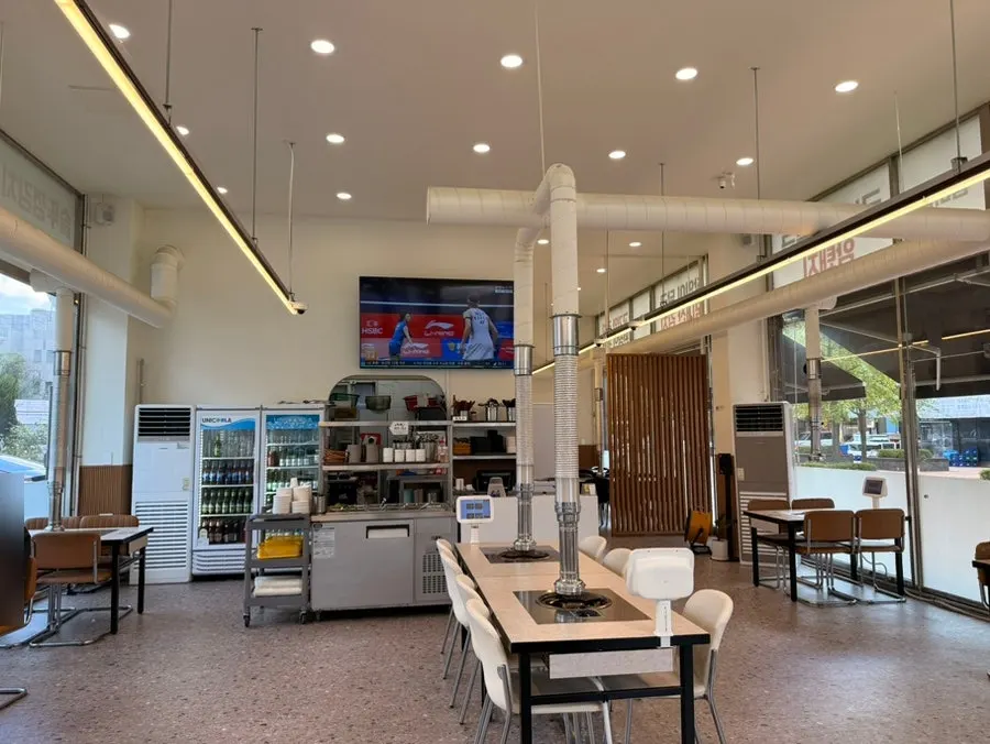 Interior dining space at Sammi-jip