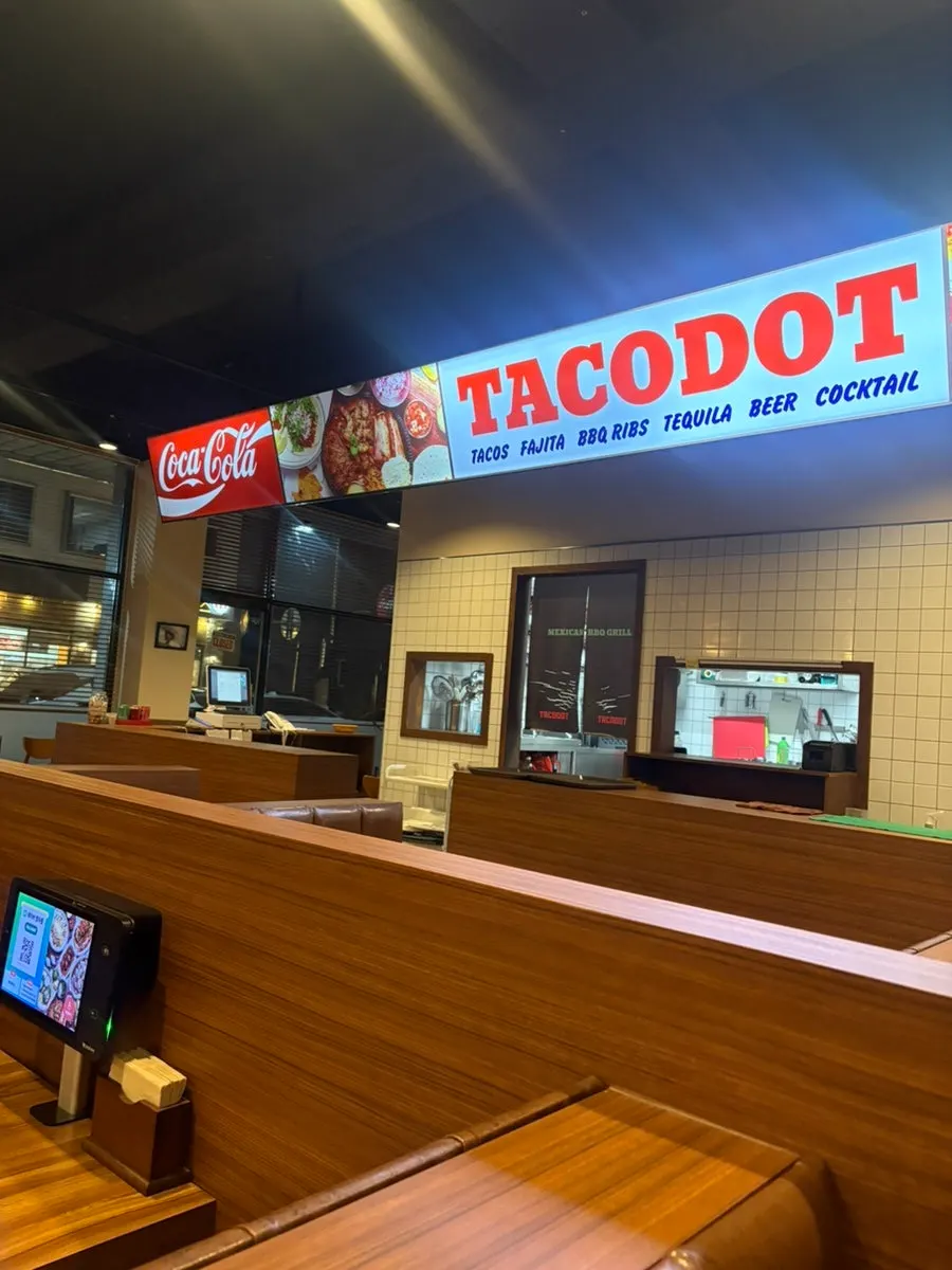 タコドット清羅店の店内席
