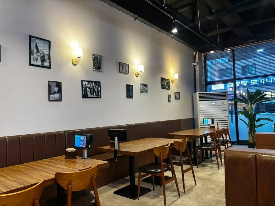Interior view of Taco Dot Cheongna Branch