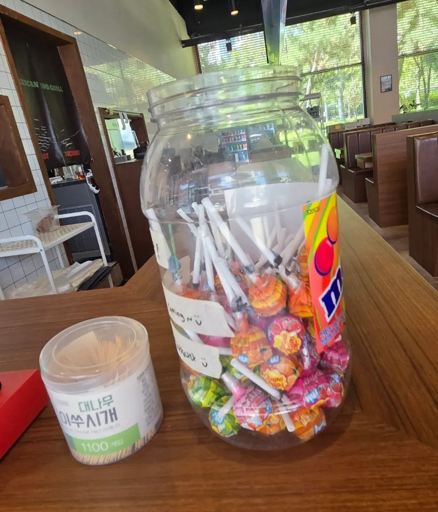 Complimentary dessert lollipops