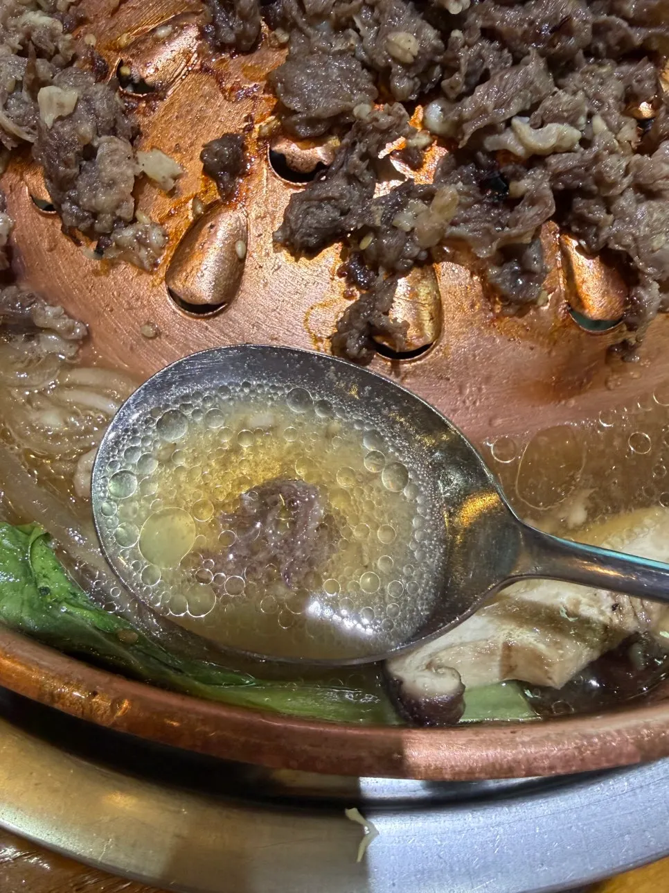 불고기 양념에 익은 당면과 버섯