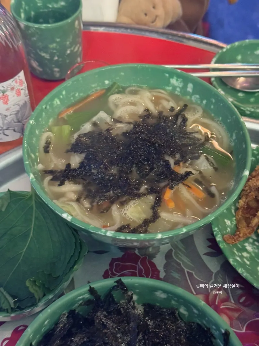 한상에 포함된 칼국수