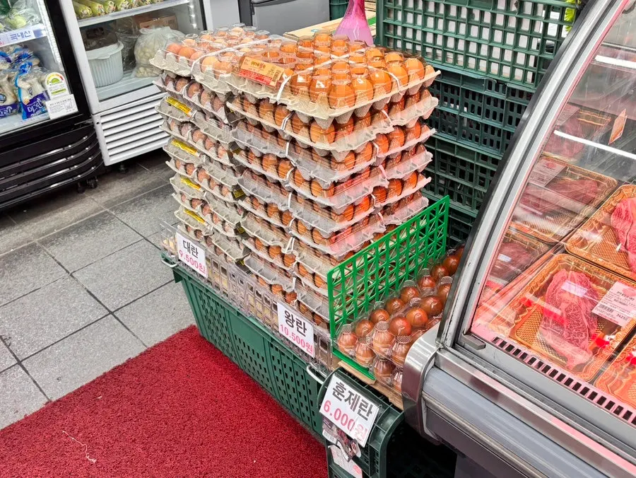 Corner with eggs and wrap vegetables