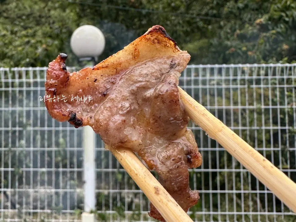 Bakpo galbi and kkodeul-sal grilled over charcoal