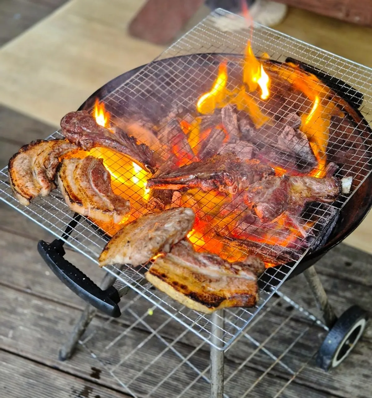 아리축산 고기로 차린 펜션 바베큐 상차림