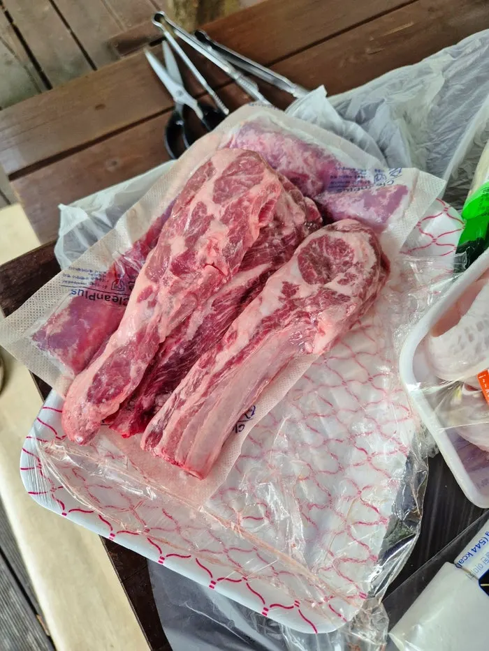 올리브 오일을 바른 양갈비