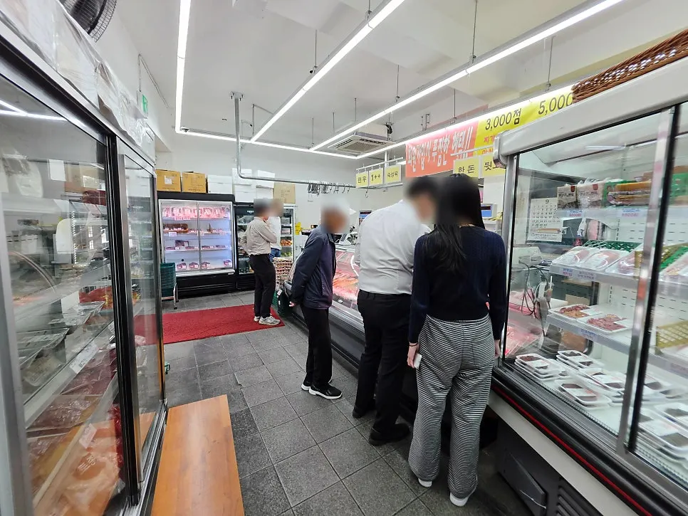 Interior display case at Ari Chuksan