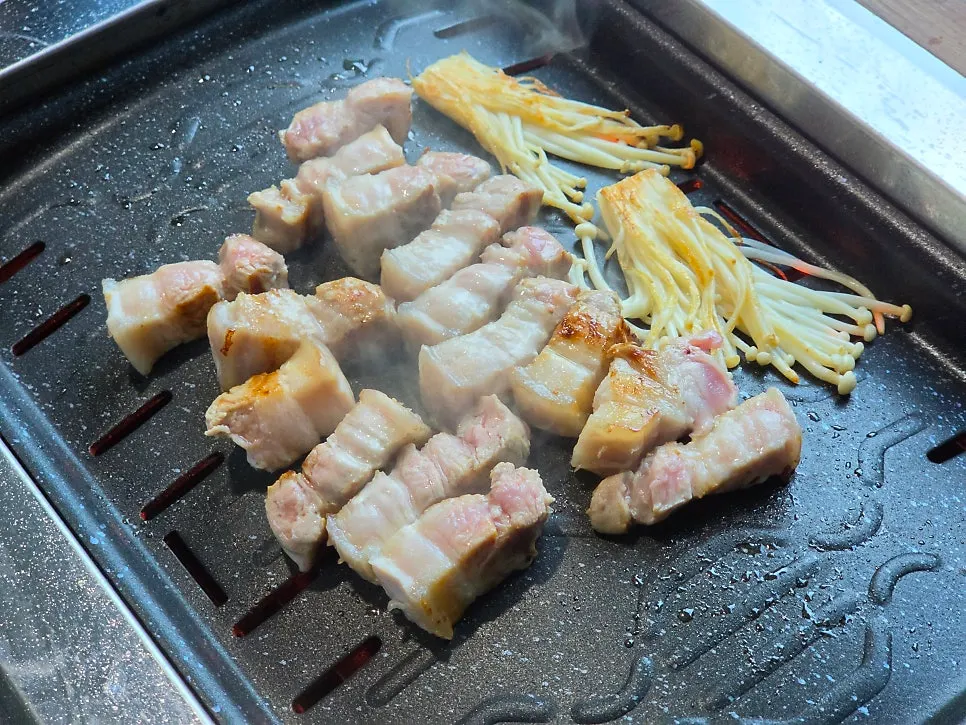 Thick pork belly over 2cm on the grill