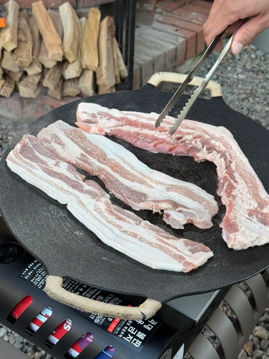 Pork belly on the charcoal grill at the Gapyeong pension