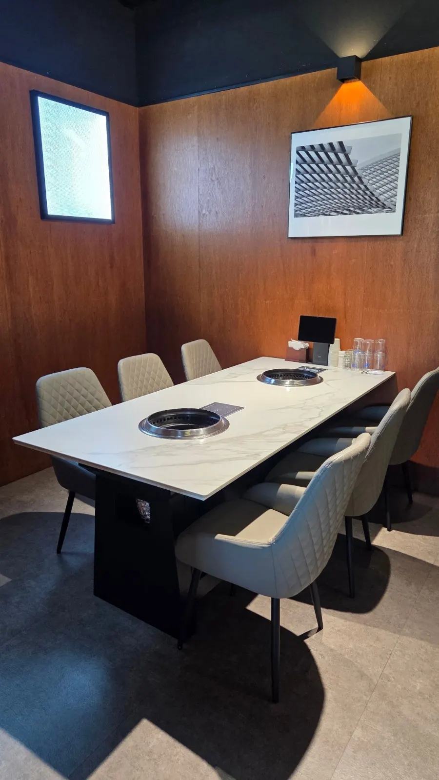 Private room at Cheongnyuok, good for gatherings and dinners